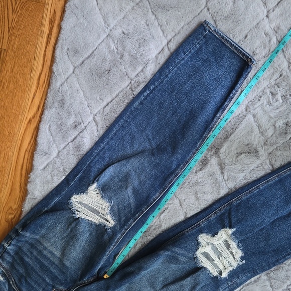 American Eagle Mom Straight Jean, Women's 6 Regular, Great Condition - Picture 7 of 13